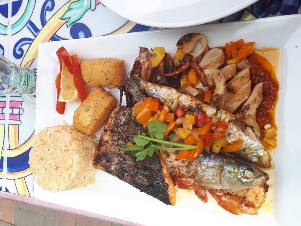 Casa Portugaise | restaurant | 3060 Boulevard Saint-Joseph, Lachine, QC H8S 2P4, Canada | 5146372202 OR +1 514-637-2202