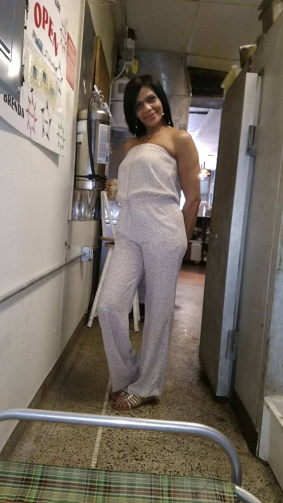 La Playa Cafe | restaurant | 1330 S Cesar E Chavez Dr, Milwaukee, WI 53204, USA | 4143169379 OR +1 414-316-9379