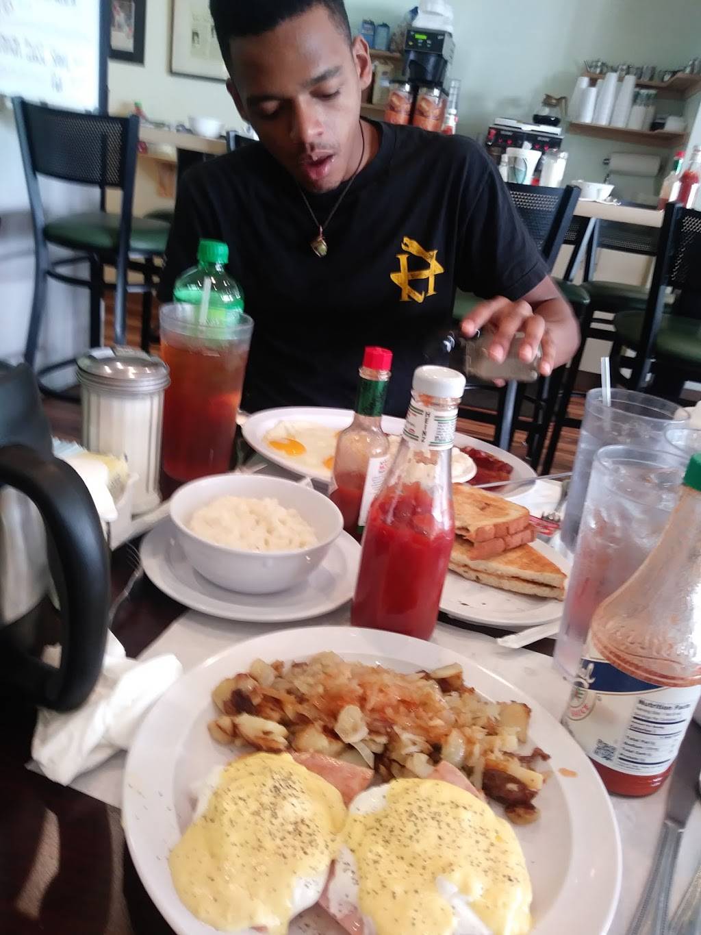 Green Owl Restaurant | restaurant | 11 SE 4th Ave, Delray Beach, FL 33483, USA | 5612707894 OR +1 561-270-7894