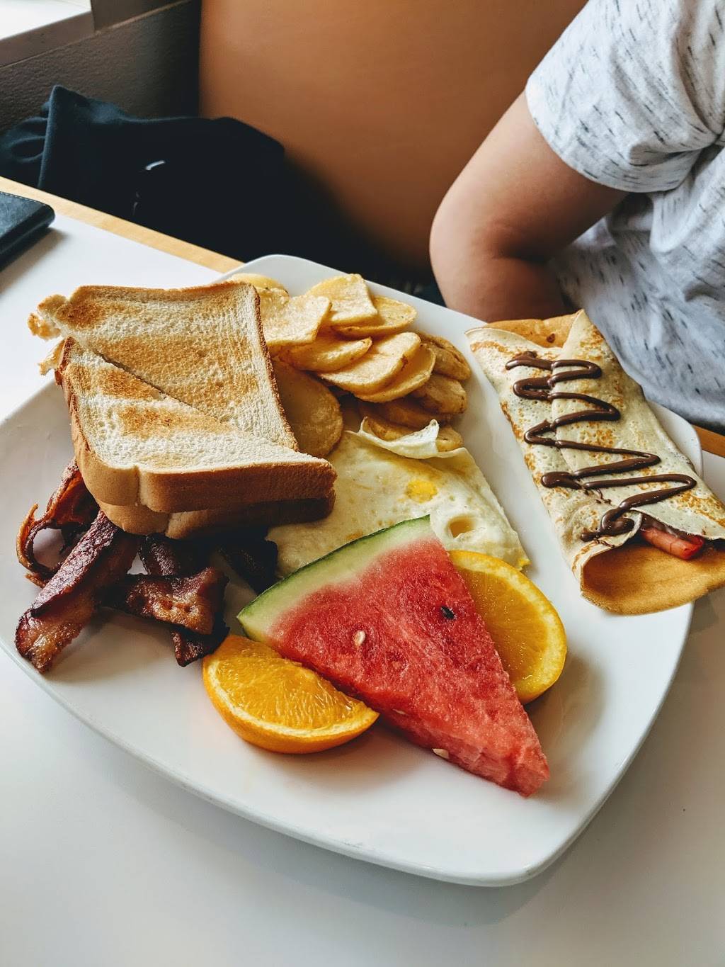 Crepe Castle Restaurant | restaurant | 1272 Simcoe St N, Oshawa, ON L1G 4X4, Canada | 9054040181 OR +1 905-404-0181