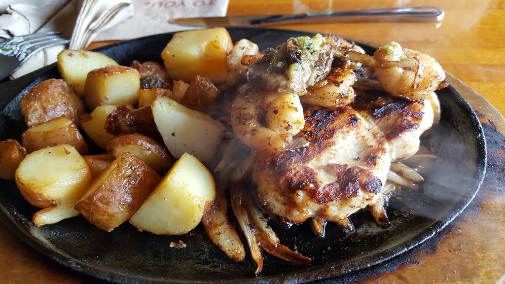 Applebees Grill + Bar | restaurant | 13500 S John Young Pkwy, Orlando, FL 32837, USA | 4072065039 OR +1 407-206-5039