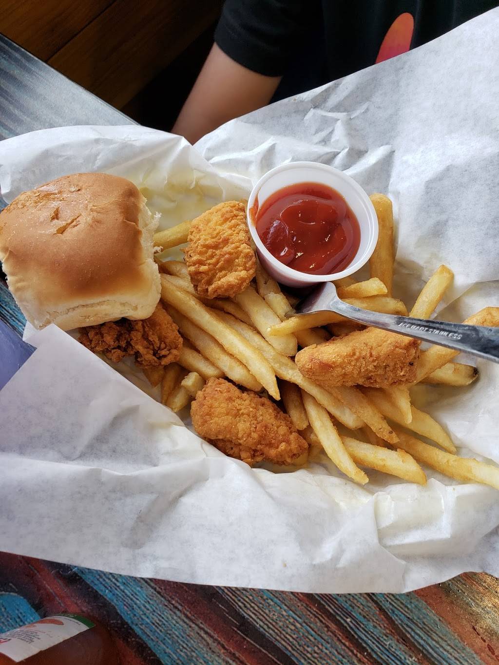 Mambo Seafood | restaurant | 10810 North Fwy, Houston, TX 77037, USA | 2818203300 OR +1 281-820-3300