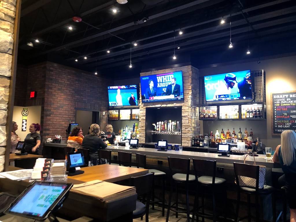 Chilis Grill & Bar | restaurant | 2070 E County Line Rd, Highlands Ranch, CO 80126, USA | 3032091063 OR +1 303-209-1063