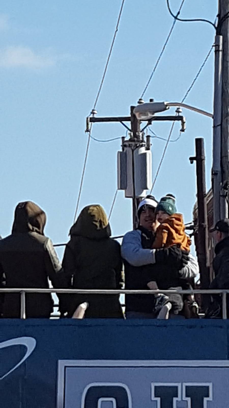 Crown Fried Chicken | restaurant | 1128 S Broad St, Philadelphia, PA 19146, USA | 2155469910 OR +1 215-546-9910