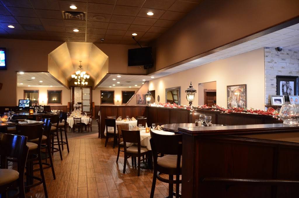 Louies Chophouse | restaurant | 4642 W 103rd St, Oak Lawn, IL 60453, USA | 7084256530 OR +1 708-425-6530