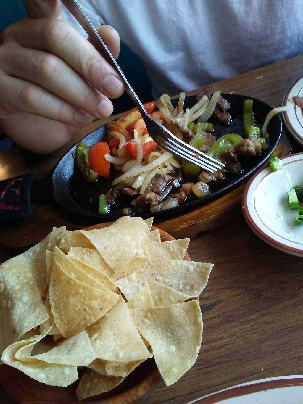 Bahia Restaurant | restaurant | 349 S Oxnard Blvd, Oxnard, CA 93030, USA | 8054875166 OR +1 805-487-5166