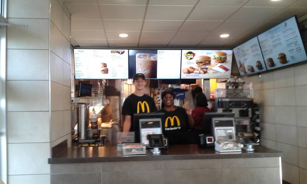 McDonalds | cafe | 303 Oacean Hwy S, Centre Box 3, Hertford, NC 27944, USA | 2524261779 OR +1 252-426-1779