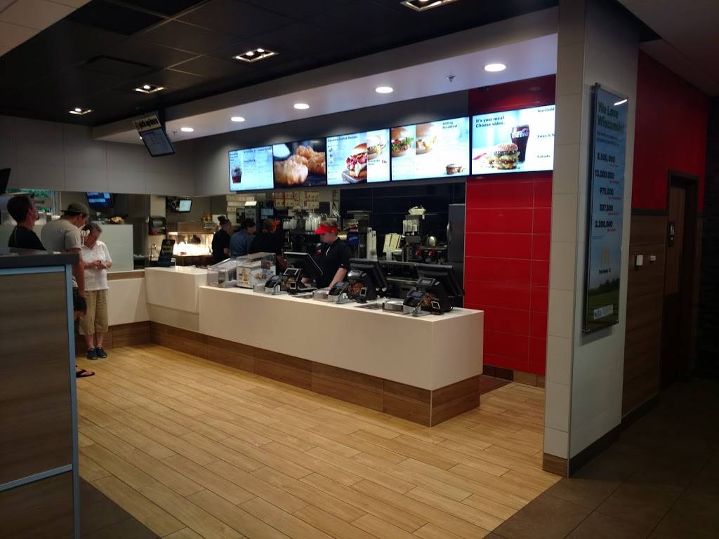 McDonalds | cafe | 314 W Pine St, Baraboo, WI 53913, USA | 6083562654 OR +1 608-356-2654