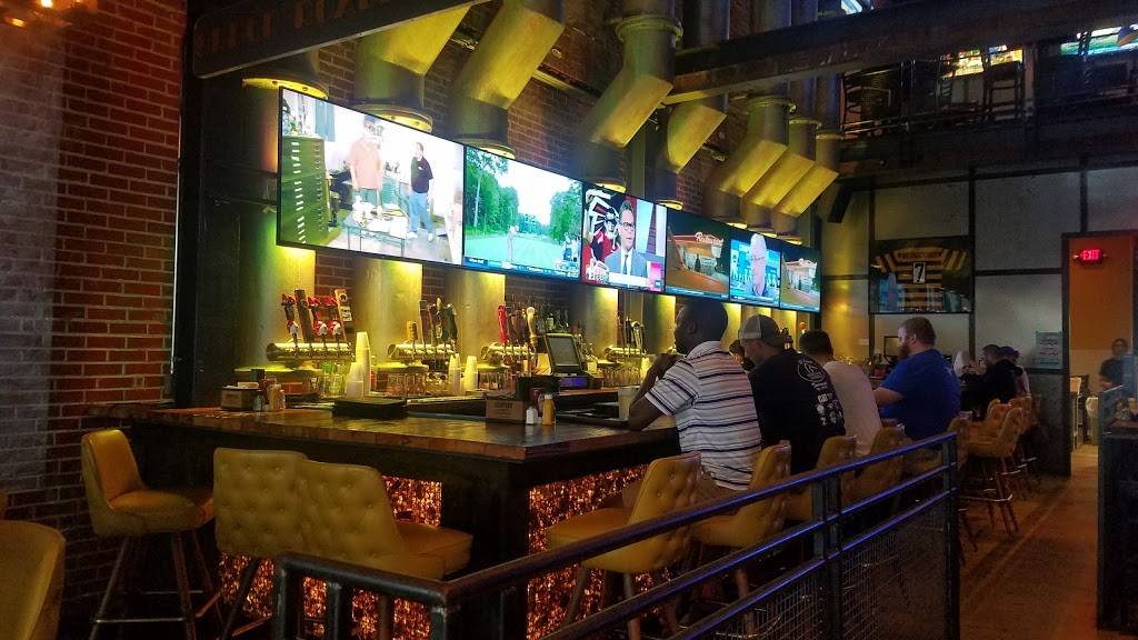 Savannah Taphouse | restaurant | 125 E Broughton St, Savannah, GA 31401, USA | 9122018277 OR +1 912-201-8277