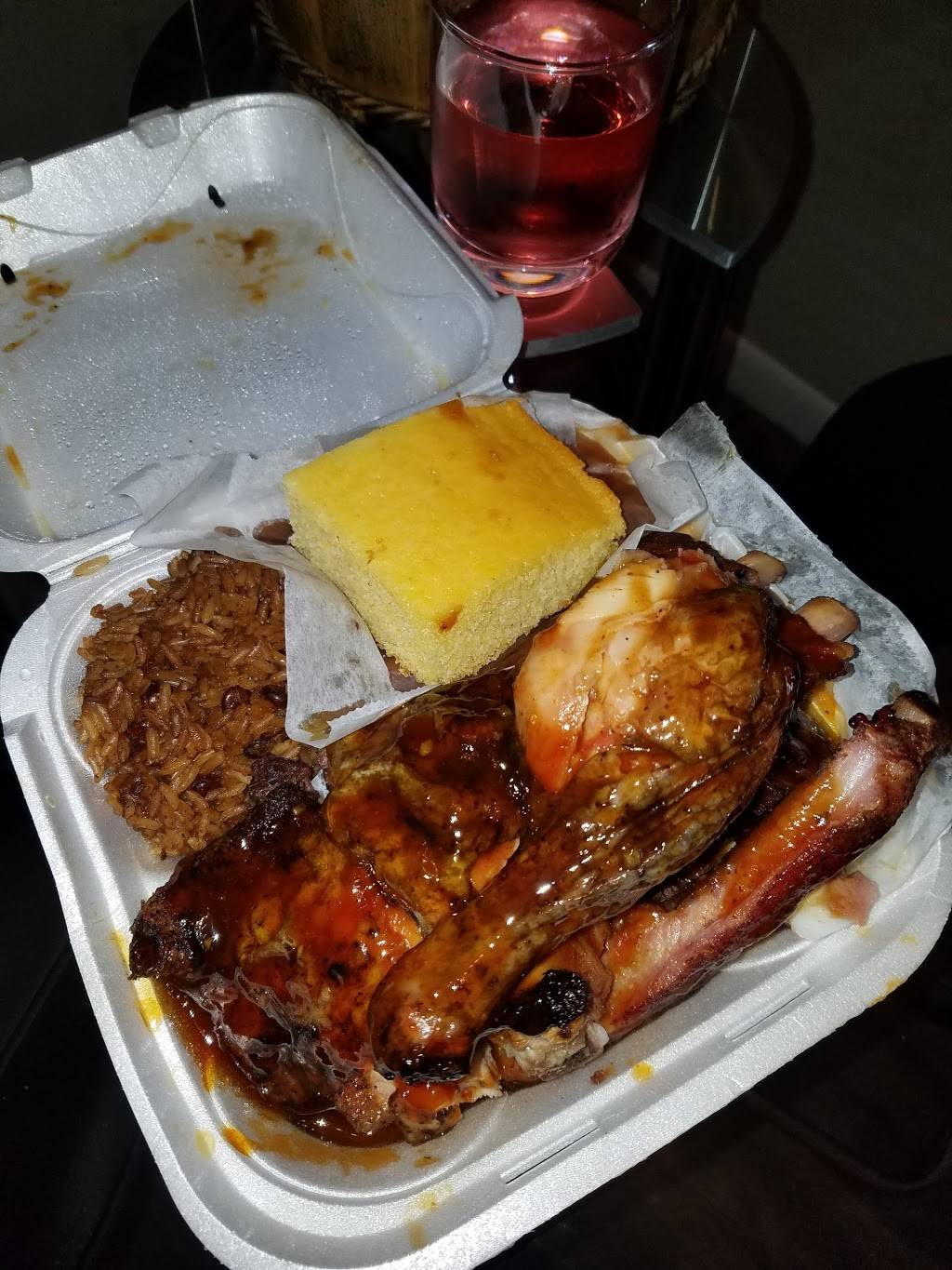 Off Tha Bone BBQ | restaurant | 1516 N Tamarind Ave, West Palm Beach, FL 33401, USA | 5612949717 OR +1 561-294-9717