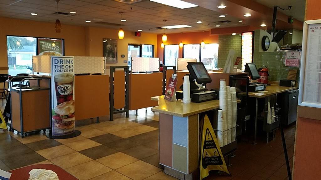 Jack in the Box | restaurant | 3521 Central Ave, Riverside, CA 92506, USA | 9517810832 OR +1 951-781-0832