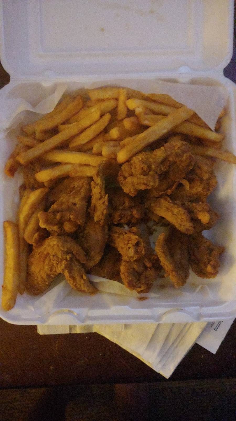 Lick a chick | restaurant | 3118 Auburn St, Rockford, IL 61101, USA | 8159979056 OR +1 815-997-9056