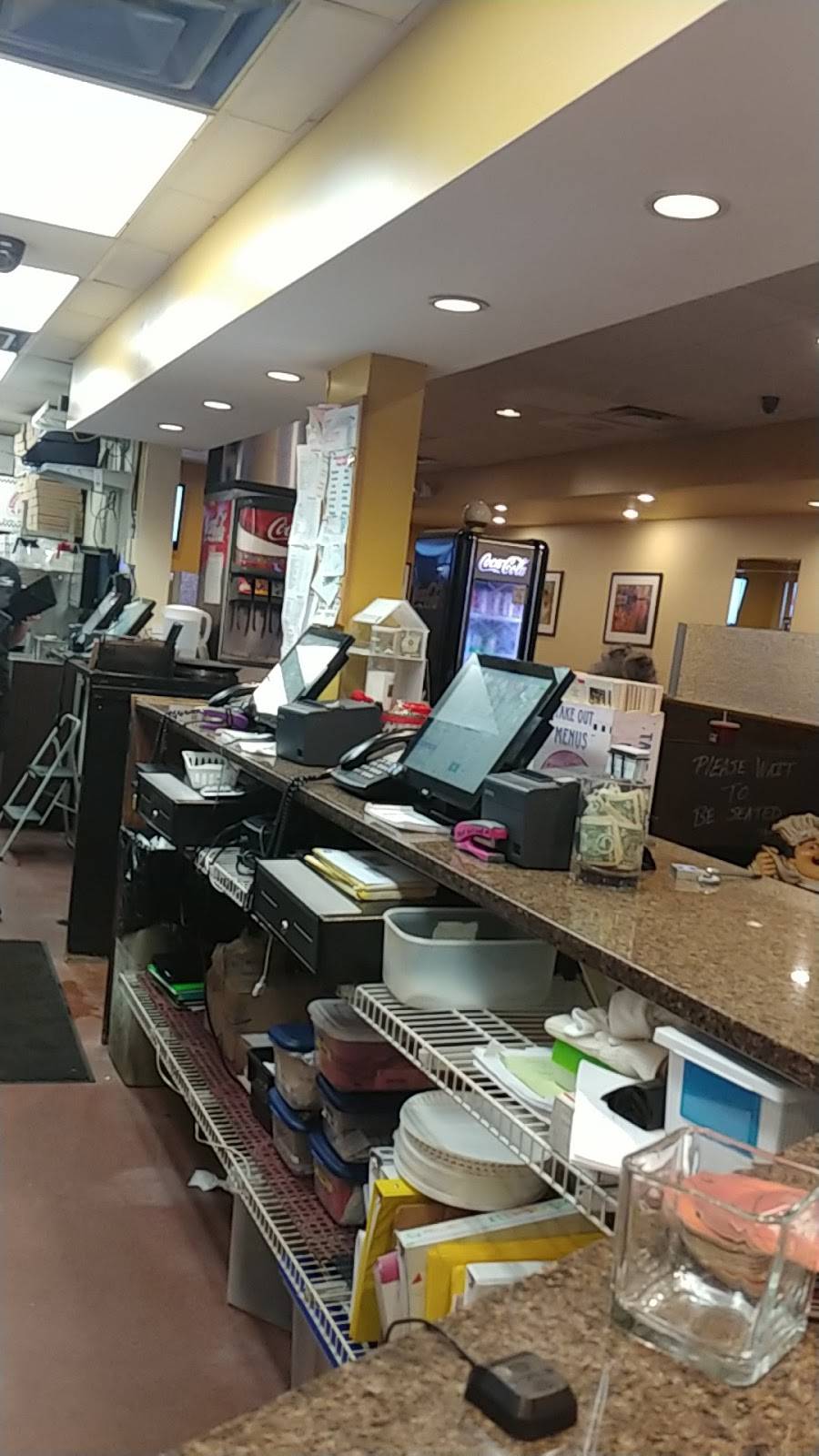 Tonys Pizzeria & Ristorante | restaurant | 1916 Kingstown Rd, Wakefield, RI 02879, USA | 4017898383 OR +1 401-789-8383