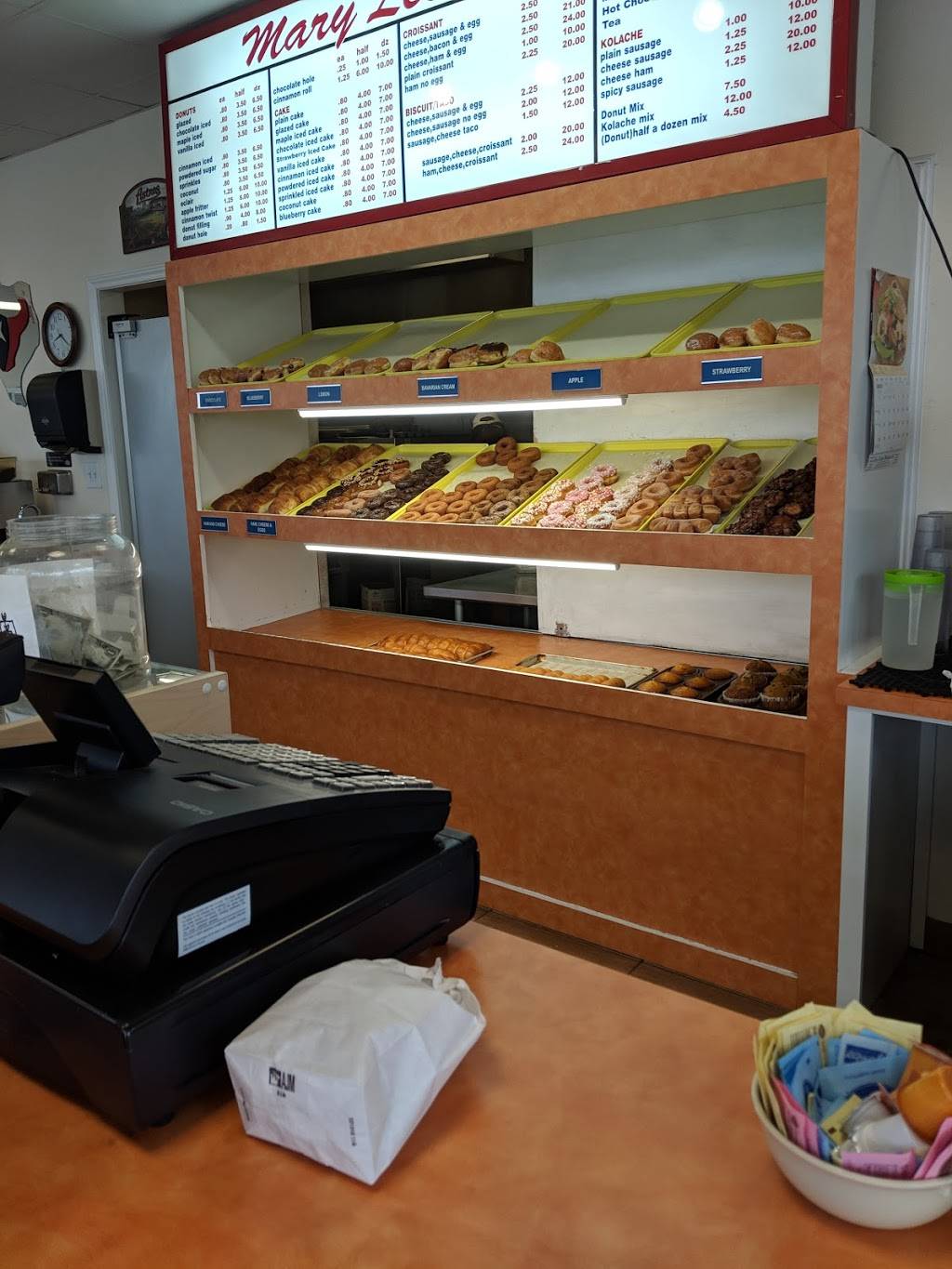 Mary Lee Donut Shops | bakery | 6150 Gulf Fwy, Houston, TX 77023, USA | 7139282869 OR +1 713-928-2869