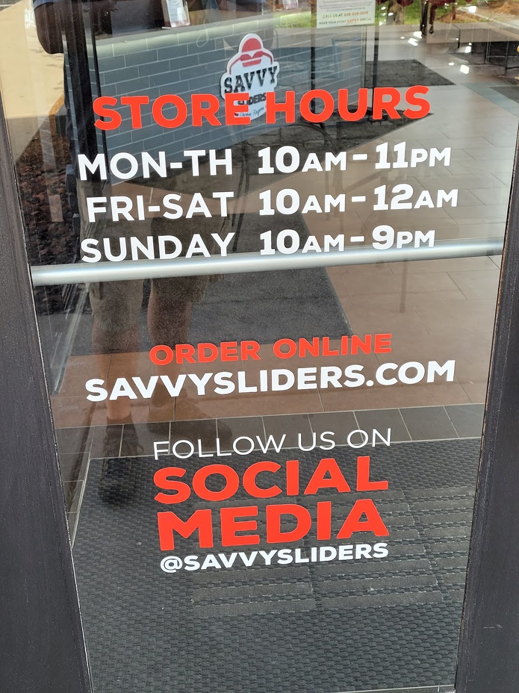 Savvy Sliders | restaurant | 1434 W Big Beaver Rd, Troy, MI 48084, USA | 2489295555 OR +1 248-929-5555