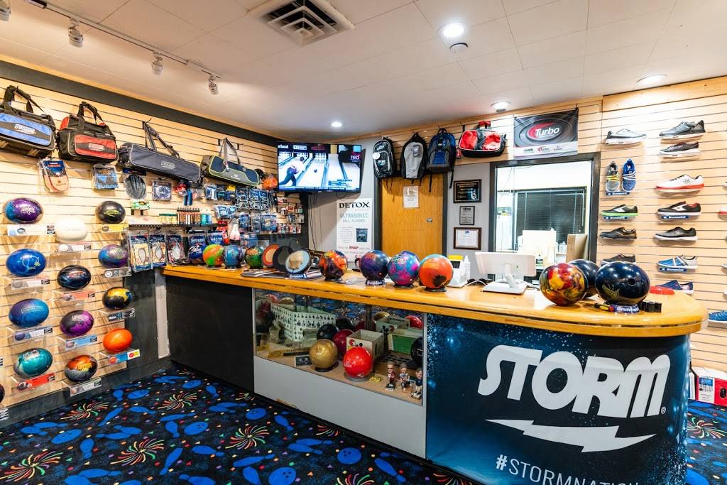 Sweetheart 10 Pin Bowling | restaurant | 2320 N Lincoln Ave, Loveland, CO 80538, USA | 9706673510 OR +1 970-667-3510