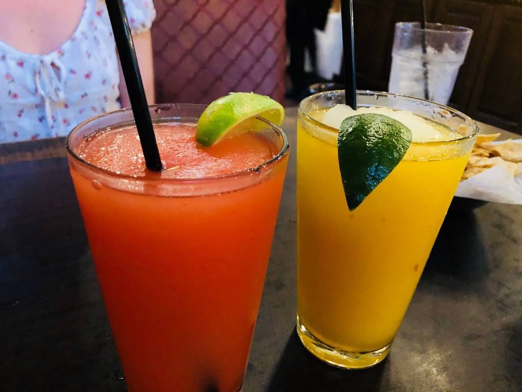 El Fenix Mexican Restaurant | restaurant | 3911 W Airport Fwy, Irving, TX 75062, USA | 9725733980 OR +1 972-573-3980