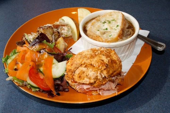 Leaping Lizard Cafe | cafe | 4408 Shore Dr, Virginia Beach, VA 23455, USA | 7574605327 OR +1 757-460-5327