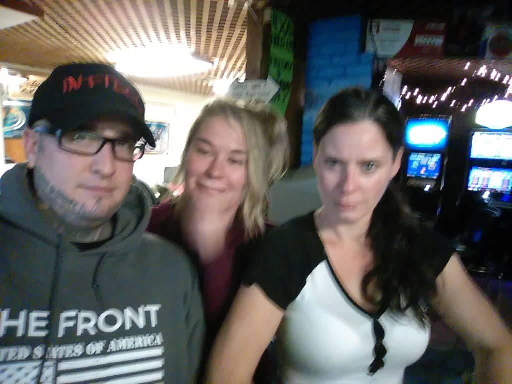 B & B Lounge | night club | 213 S Front St, Creswell, OR 97426, USA | 5418953952 OR +1 541-895-3952