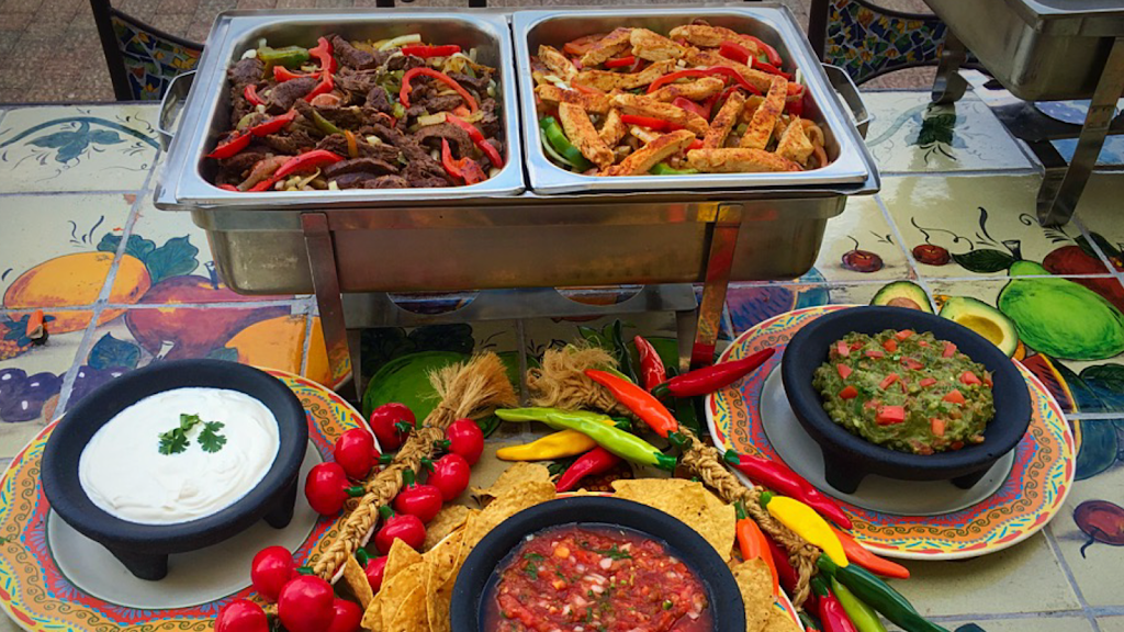 La Hacienda De Los Fernandez | restaurant | 1571 W Lake St, Addison, IL 60101, USA | 6309329551 OR +1 630-932-9551