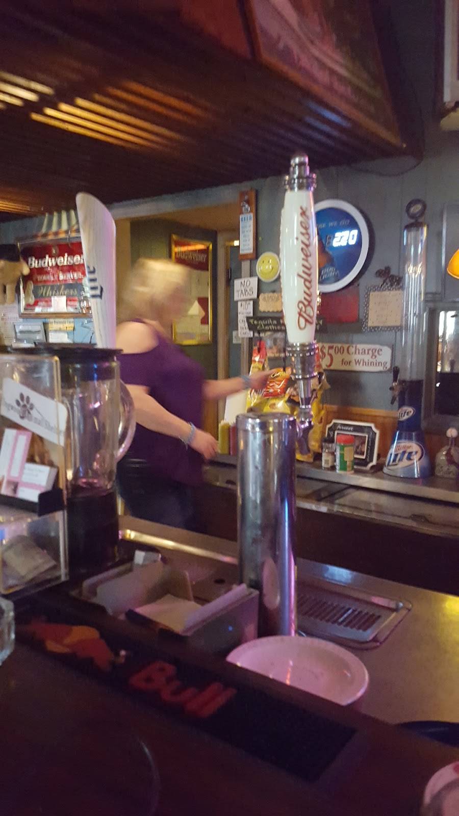 Whiskers Bar & Grill | restaurant | 944 US-54, Camdenton, MO 65020, USA | 5733466100 OR +1 573-346-6100