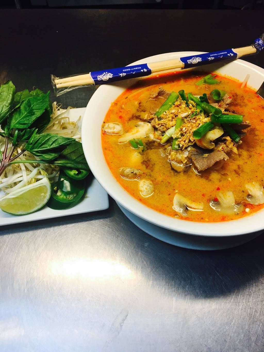 Thai Top Ten | restaurant | 911 1/2 W Grace St, Richmond, VA 23220, USA | 8042548195 OR +1 804-254-8195