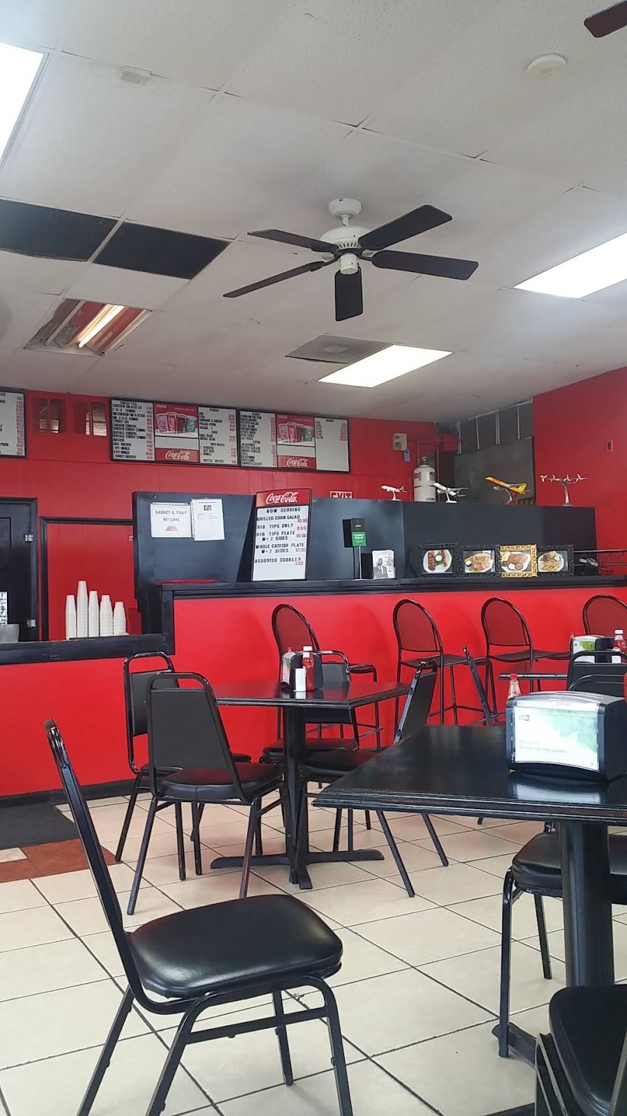 Runway Grille & Deli | restaurant | 3183 Winchester Rd, Memphis, TN 38118, USA | 9014408496 OR +1 901-440-8496