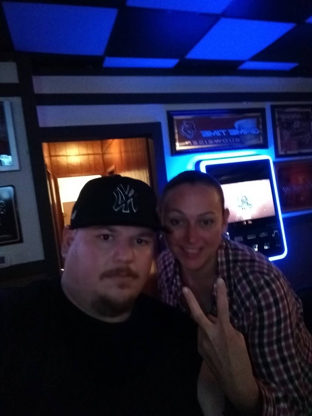 Dayton Lane Pub | restaurant | 1103 Dayton St, Hamilton, OH 45011, USA | 5138944713 OR +1 513-894-4713