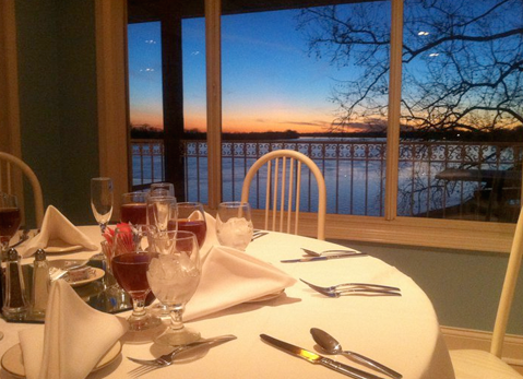 Edgewater Grille | restaurant | 1 E Water St, Newburgh, IN 47630, USA | 8128582443 OR +1 812-858-2443