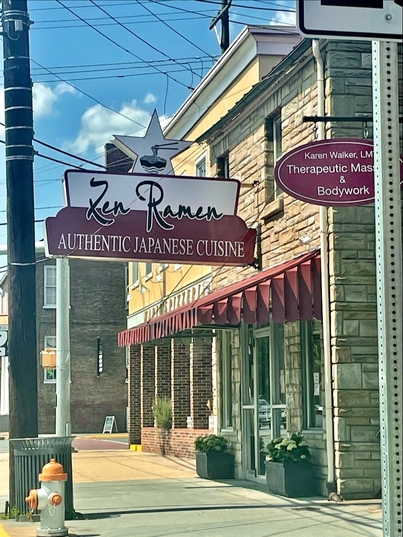 Zen Ramen and sushi | restaurant | 32 W Main St, Berryville, VA 22611, USA | 5409558956 OR +1 540-955-8956