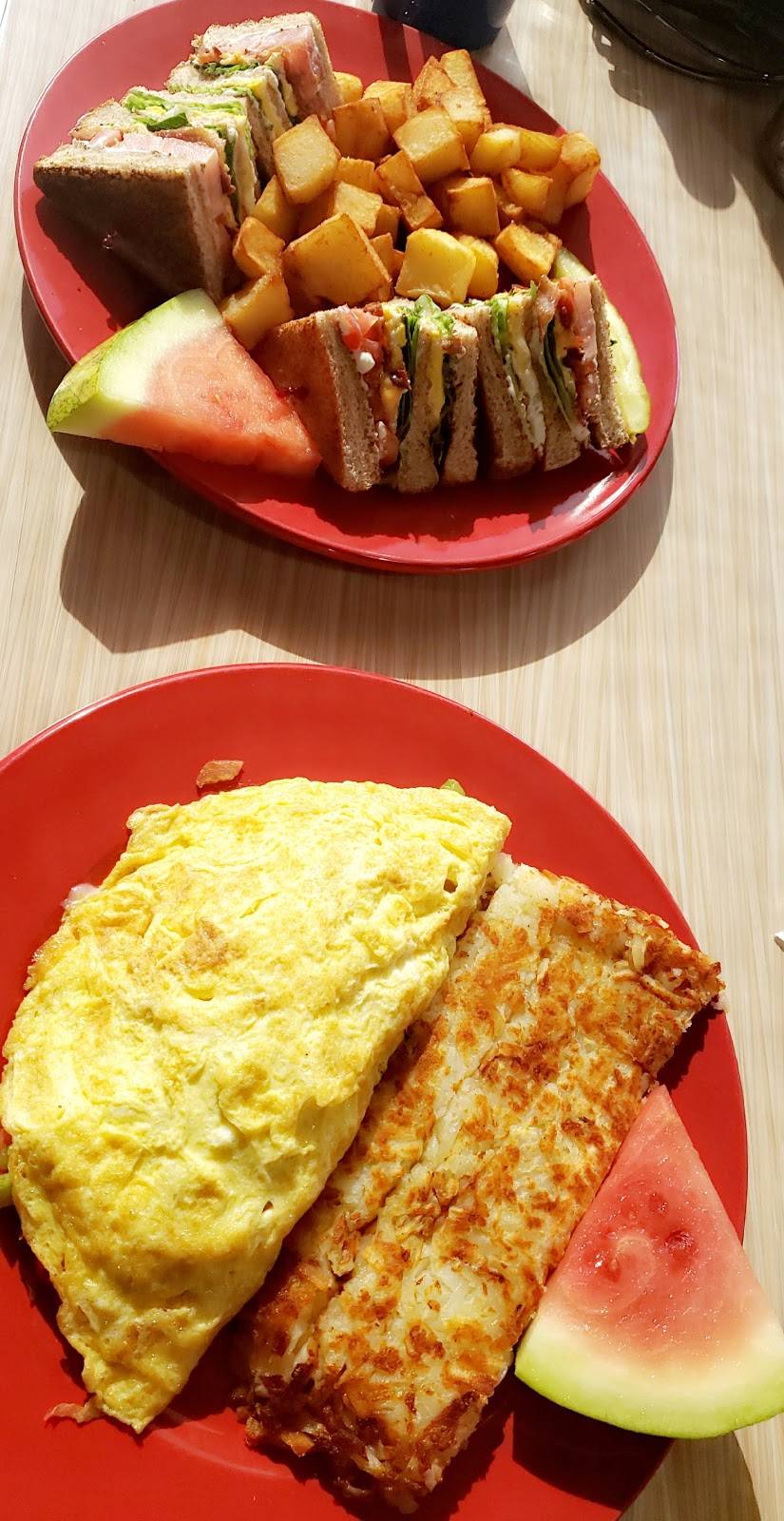 Devollis Famous Omelettes | restaurant | 5275 Walker Rd, Oldcastle, ON N0R 1L0, Canada | 5197377011 OR +1 519-737-7011