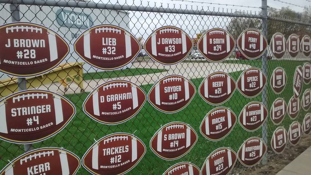 Hardees | restaurant | 309 N Market St, Monticello, IL 61856, USA | 2177629911 OR +1 217-762-9911