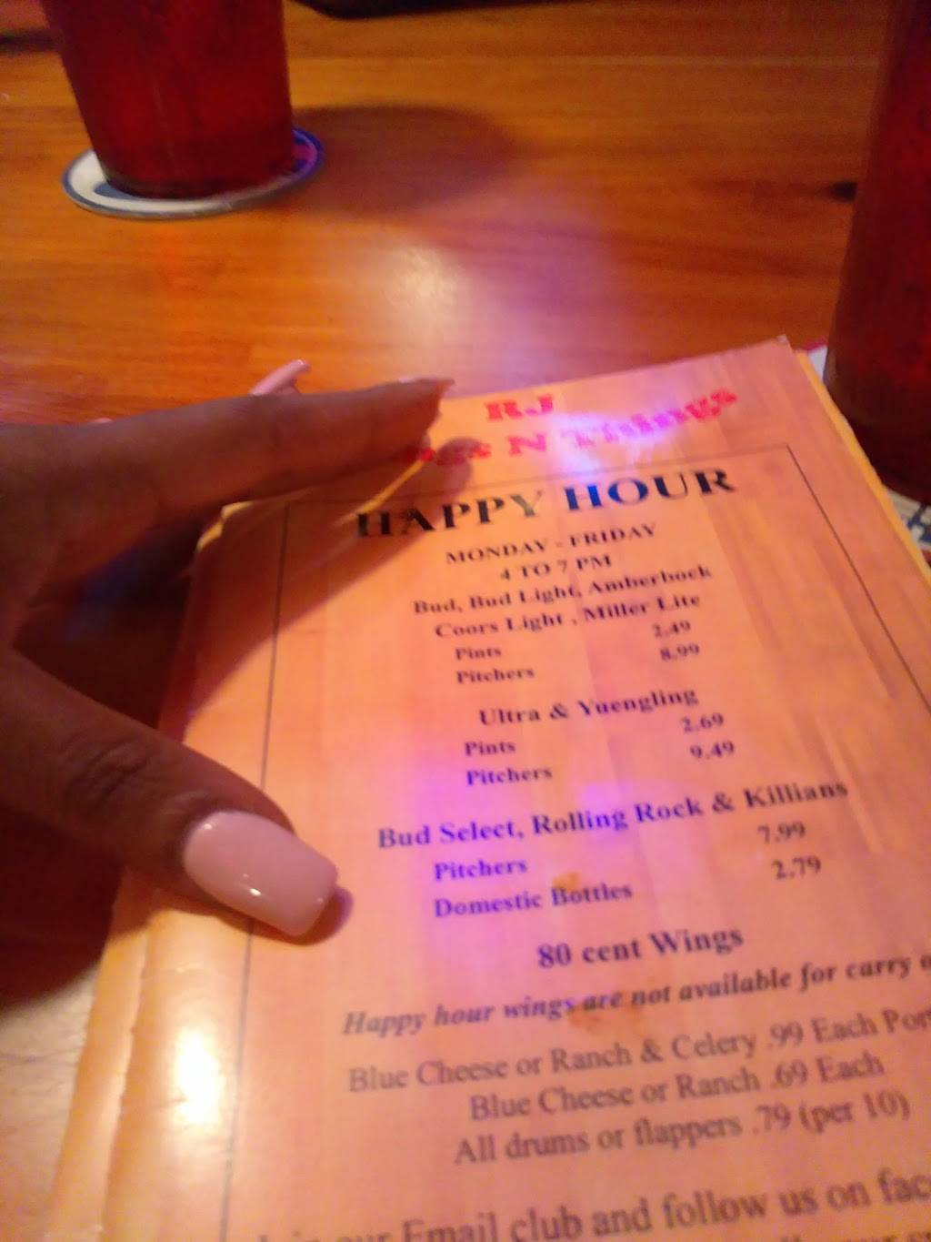 RJs Bar & Grille | restaurant | 5025 E Fowler Ave, Tampa, FL 33617, USA | 8134435380 OR +1 813-443-5380