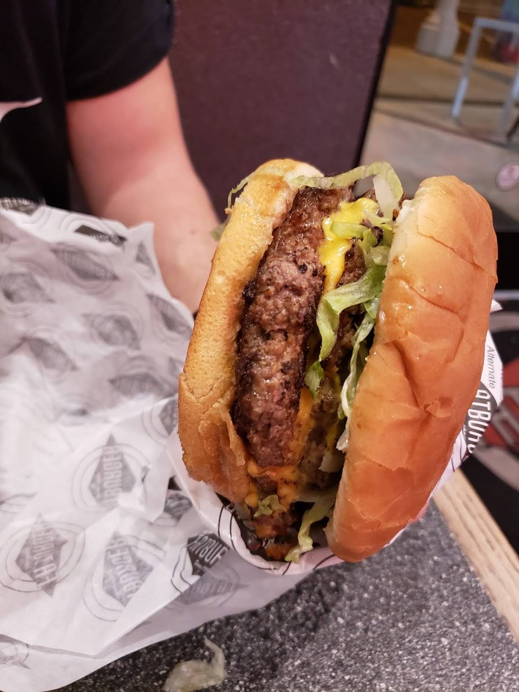 Fatburger | restaurant | 14402 Ventura Blvd, Sherman Oaks, CA 91423, USA | 8189053137 OR +1 818-905-3137
