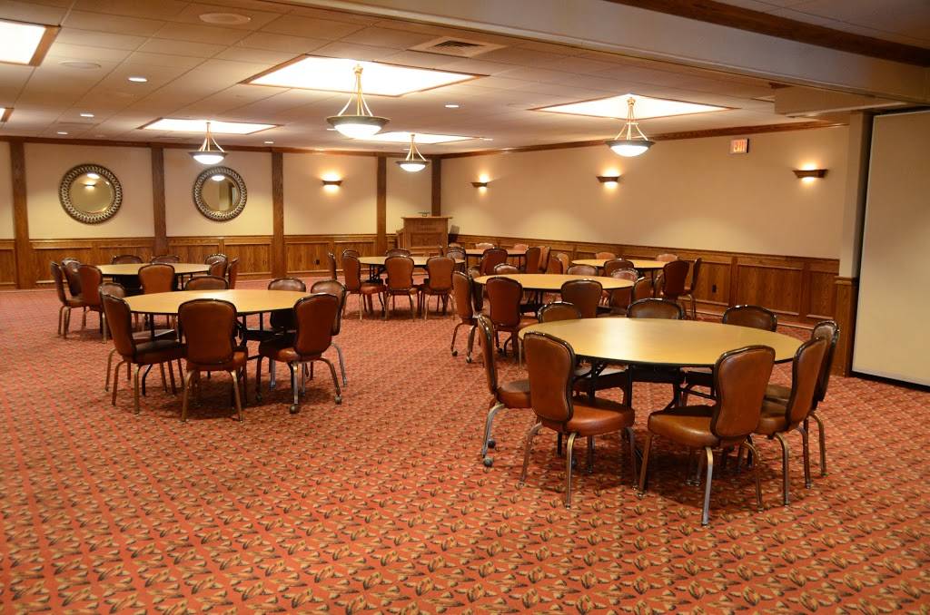 Lariat Steakhouse | restaurant | 2232 W Glen Ave, Peoria, IL 61614, USA | 3096914731 OR +1 309-691-4731