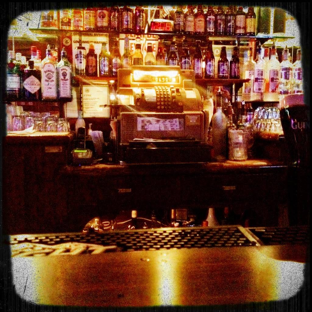 Labemis Tavern & Restaurant | restaurant | 109 N Main St, Crystal Lake, IL 60014, USA | 8154593336 OR +1 815-459-3336