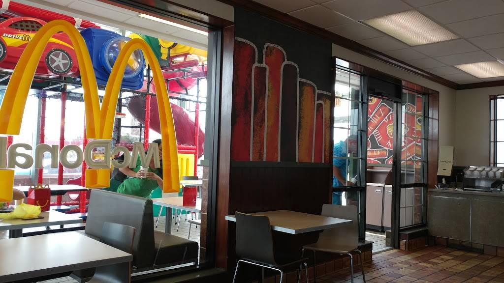 McDonalds | cafe | 763 Madison St, Shelbyville, TN 37160, USA | 9316843099 OR +1 931-684-3099