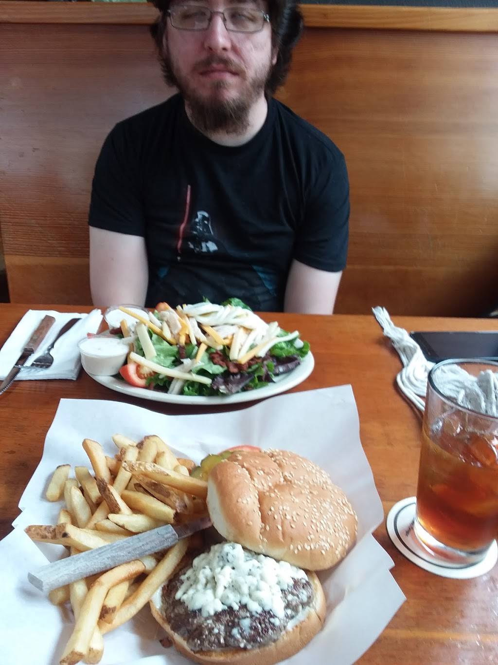 Bills Tavern & Brewhouse | restaurant | 188 N Hemlock St, Cannon Beach, OR 97110, USA | 5034362202 OR +1 503-436-2202