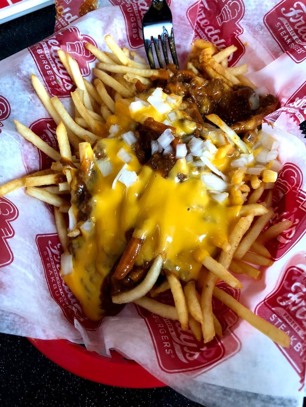 Freddys Frozen Custard & Steakburgers | restaurant | 10457 Olive Blvd, Creve Coeur, MO 63141, USA | 3148017628 OR +1 314-801-7628