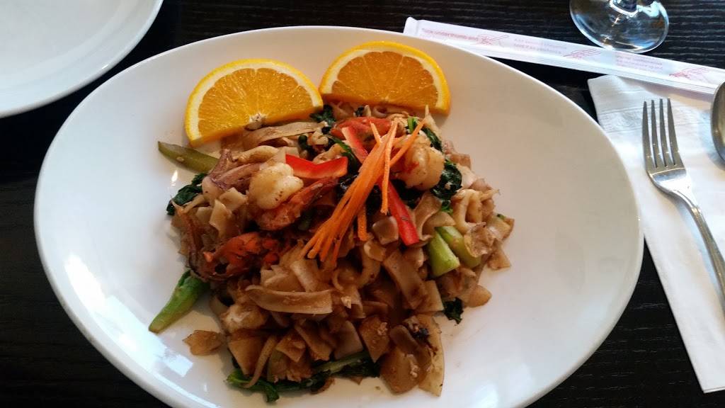 Thai House Cuisine 2 | restaurant | 261 Lakeshore Rd E, Mississauga, ON L5G 1G8, Canada | 9059906888 OR +1 905-990-6888