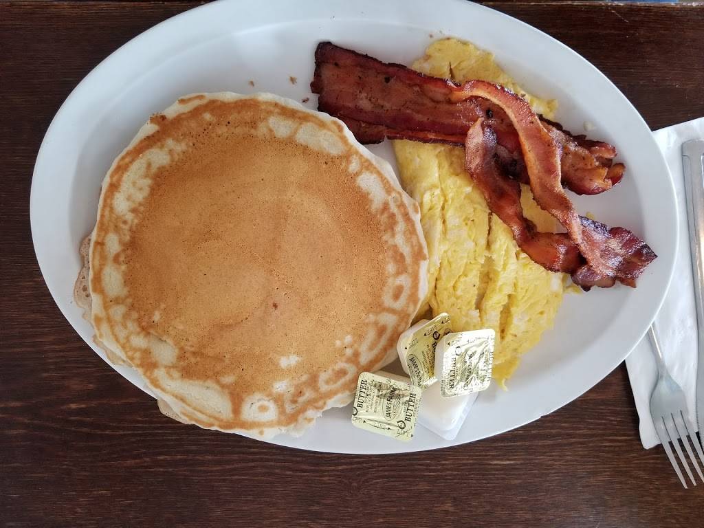 Sissys At the Harbor | restaurant | 8 Simon Lake Dr, Atlantic Highlands, NJ 07716, USA | 7322912218 OR +1 732-291-2218