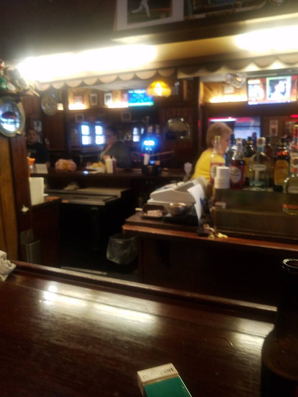 Moynihans | restaurant | 897 Main St, Worcester, MA 01610, USA | 5084592177 OR +1 508-459-2177