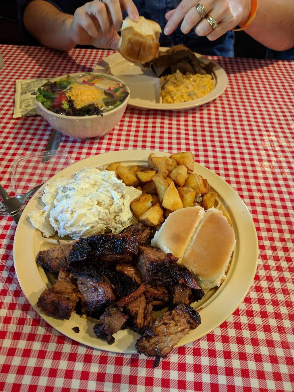 Whole Hog Café | restaurant | 2731 N Glenstone Ave, Springfield, MO 65803, USA | 4177204759 OR +1 417-720-4759