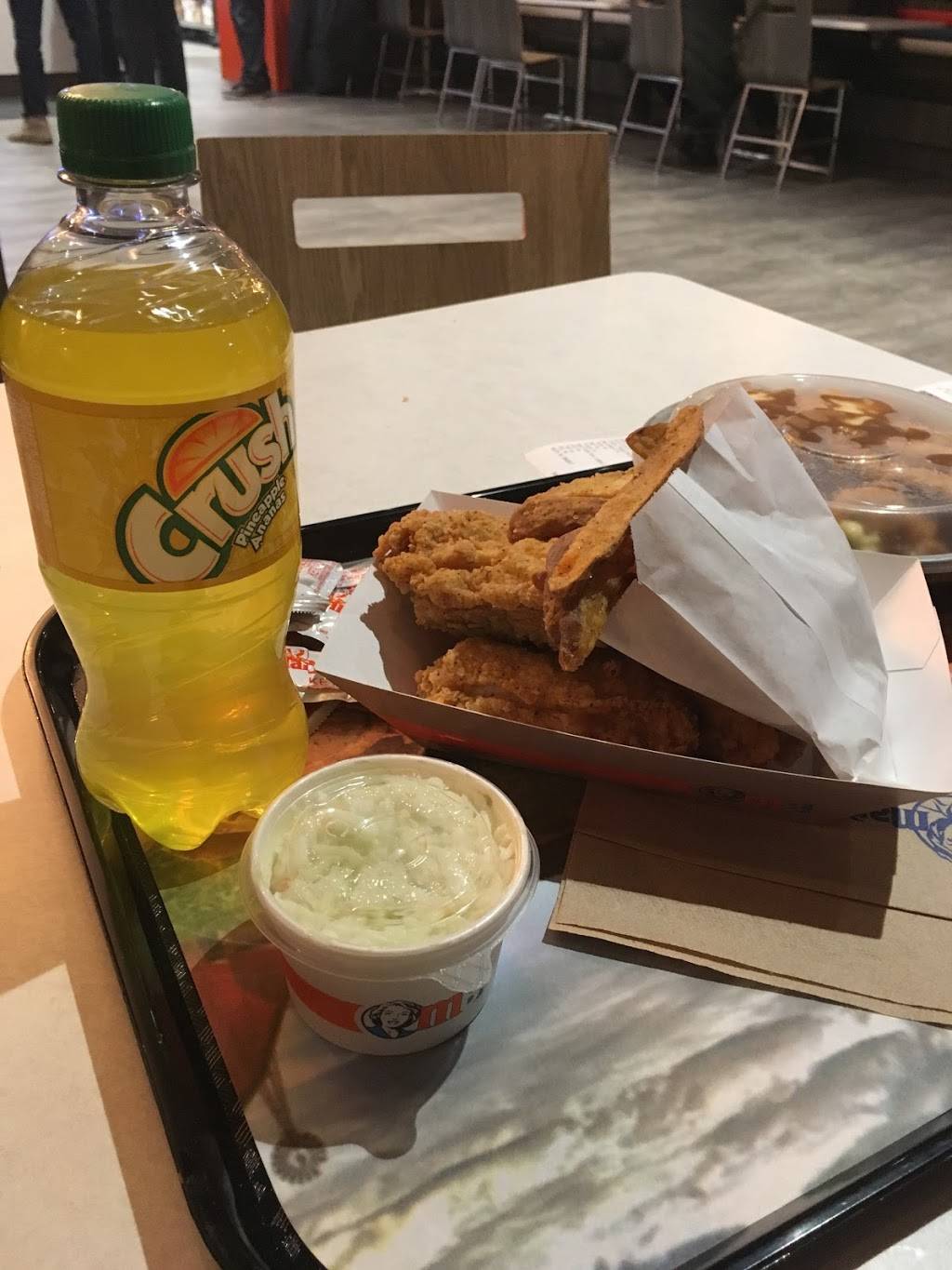 Mary Browns Chicken & Taters | restaurant | 901 Brant St Unit#3, Burlington, ON L7R 2J6, Canada | 9056341726 OR +1 905-634-1726