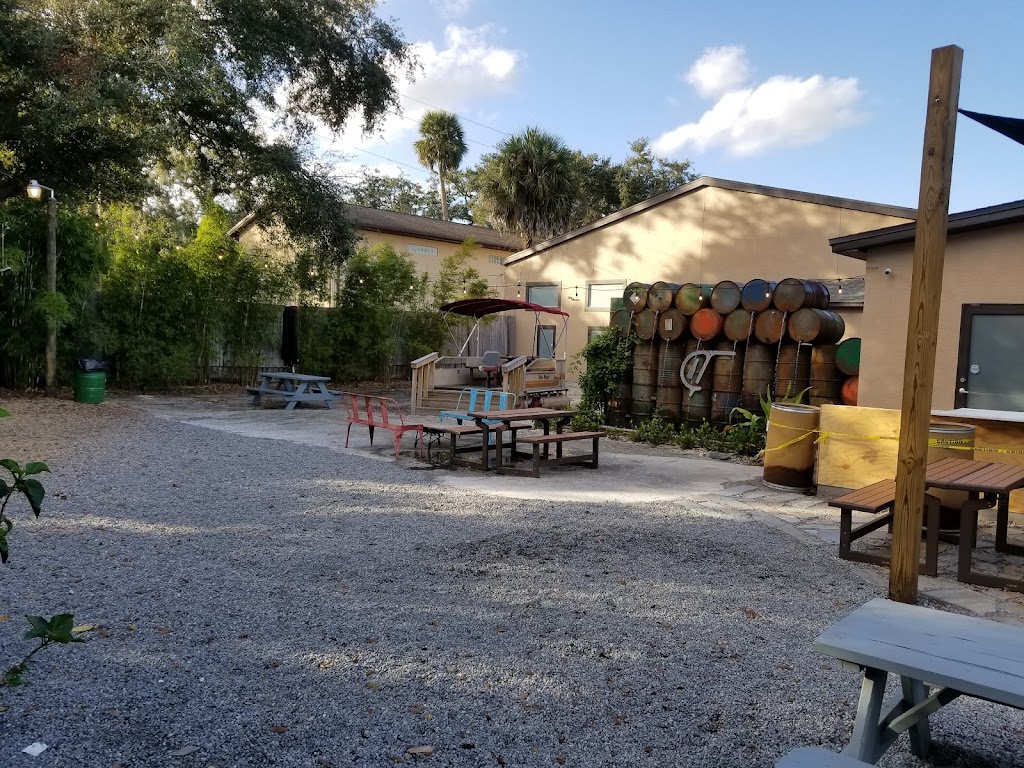 Tuffys Bottle Shop / Lounge / Music Box | night club | 200 Myrtle Ave, Sanford, FL 32771, USA | 3213634647 OR +1 321-363-4647