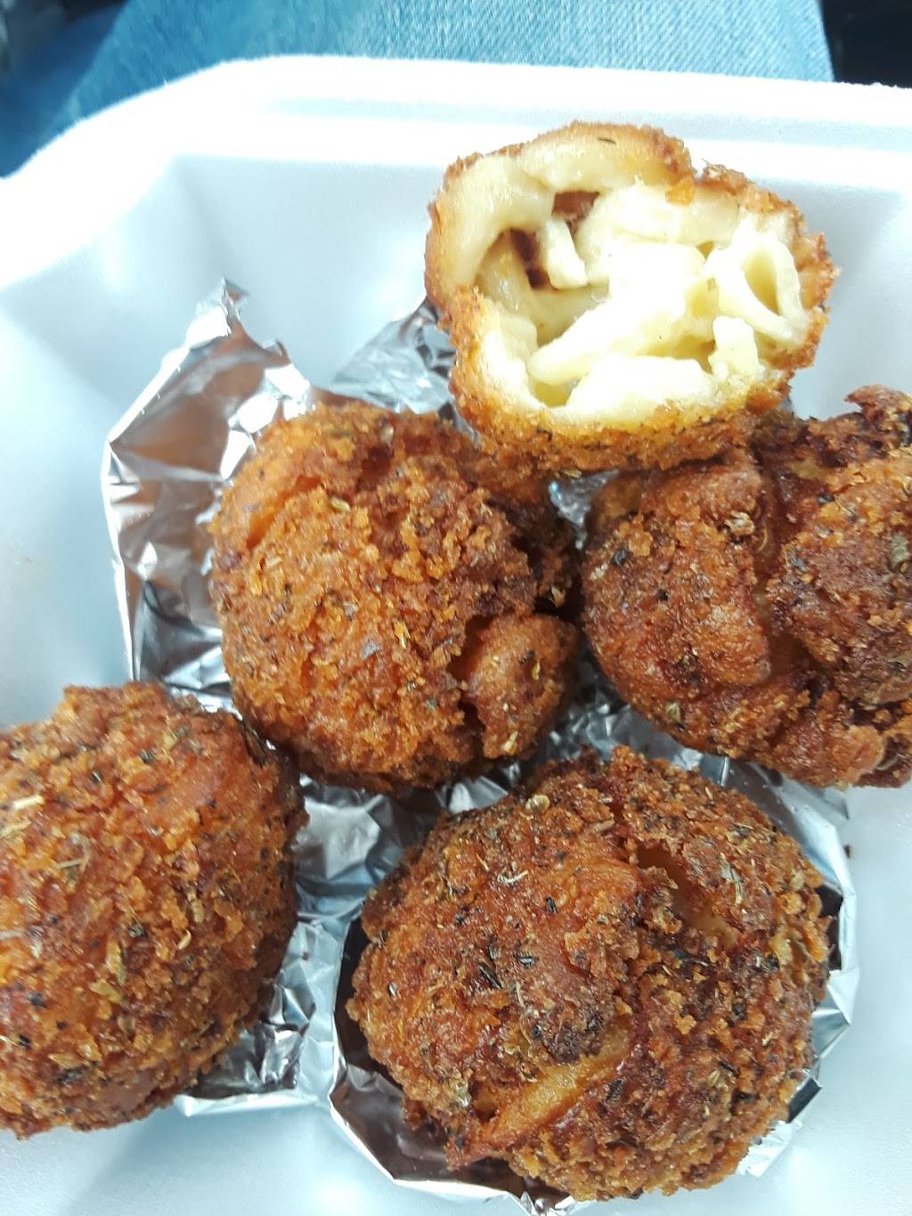 Wing Doozy | restaurant | 3424 Chicago Dr Suite 102, Hudsonville, MI 49426, USA | 6163794114 OR +1 616-379-4114