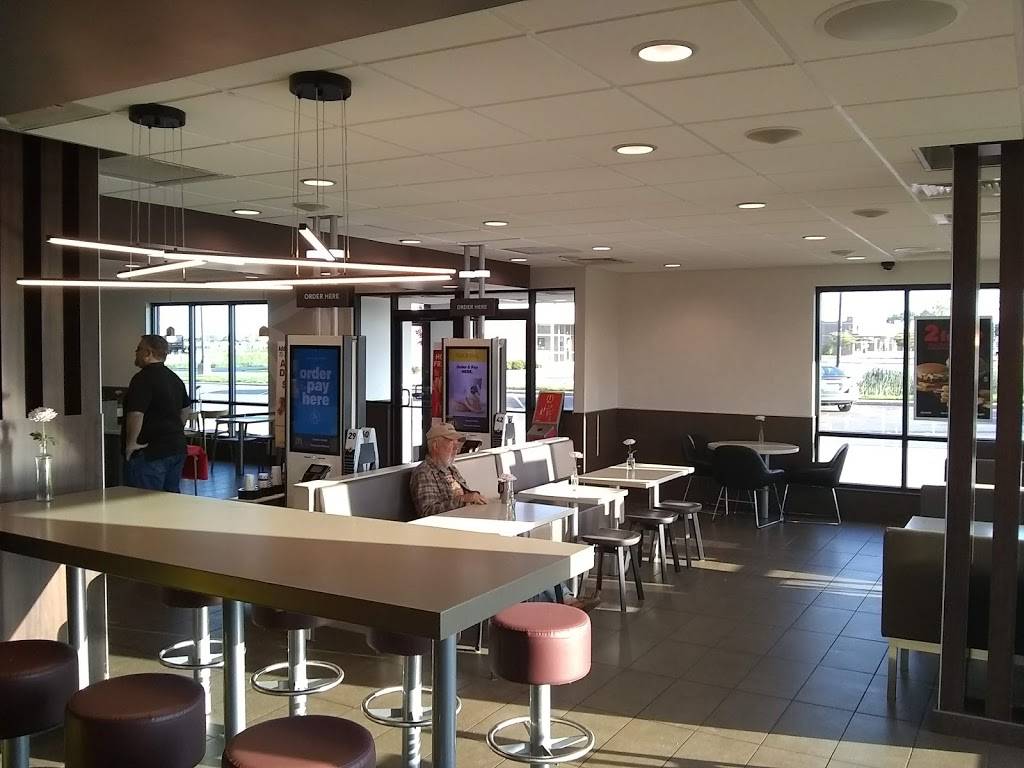 McDonalds | cafe | 59 68th Ave, Coopersville, MI 49404, USA | 6168379549 OR +1 616-837-9549