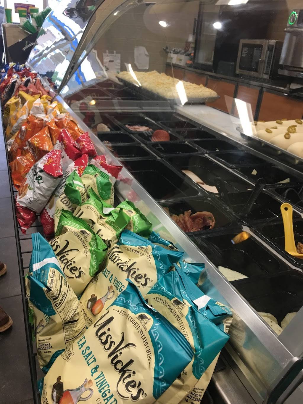 Subway Restaurants | restaurant | 12515 Riverside Dr, Eastvale, CA 91752, USA | 9517278787 OR +1 951-727-8787