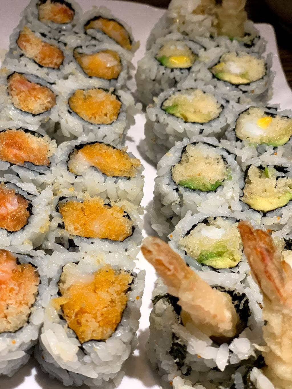 Hockey Sushi | restaurant | 1102 Centre St, Thornhill, ON L4J 3M8, Canada | 9058826663 OR +1 905-882-6663