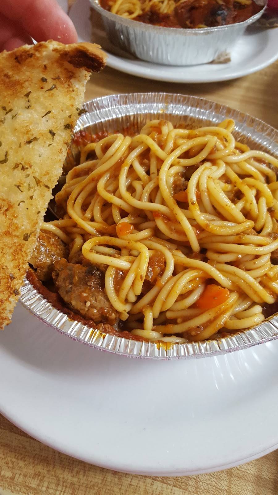 Aladdin Pizza | restaurant | 272 Montreal Rd, Vanier, ON K1L 6C3, Canada | 6137468888 OR +1 613-746-8888